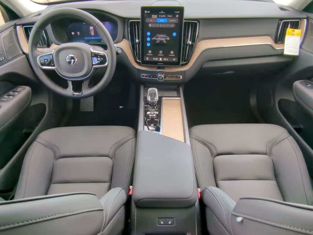 Thumbnail: 2026 Volvo XC60 - 14