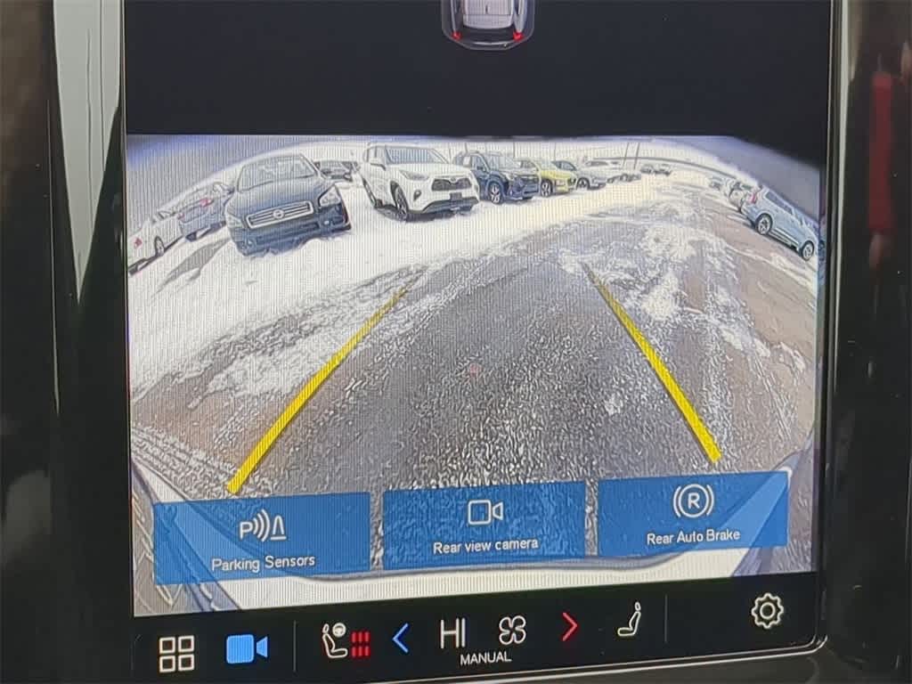 Thumbnail: 2025 Volvo XC60 - 28