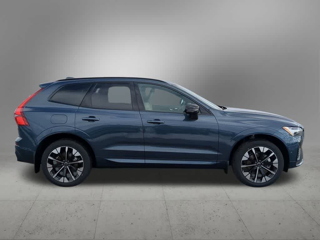 Thumbnail: 2026 Volvo XC60 - 7
