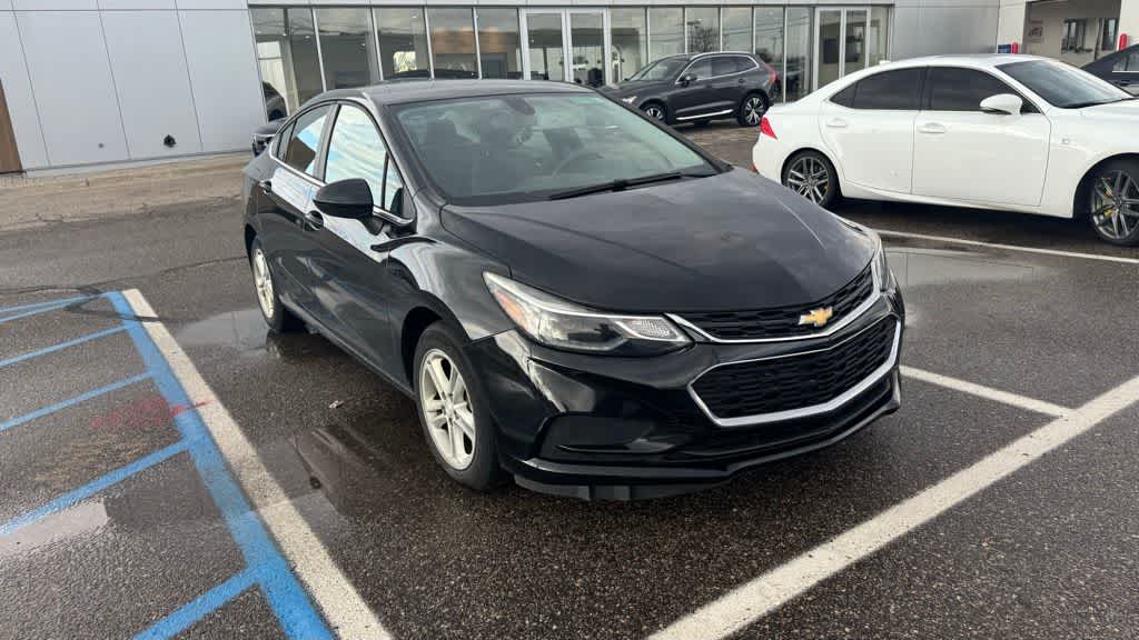 Thumbnail: 2017 Chevrolet Cruze - 3