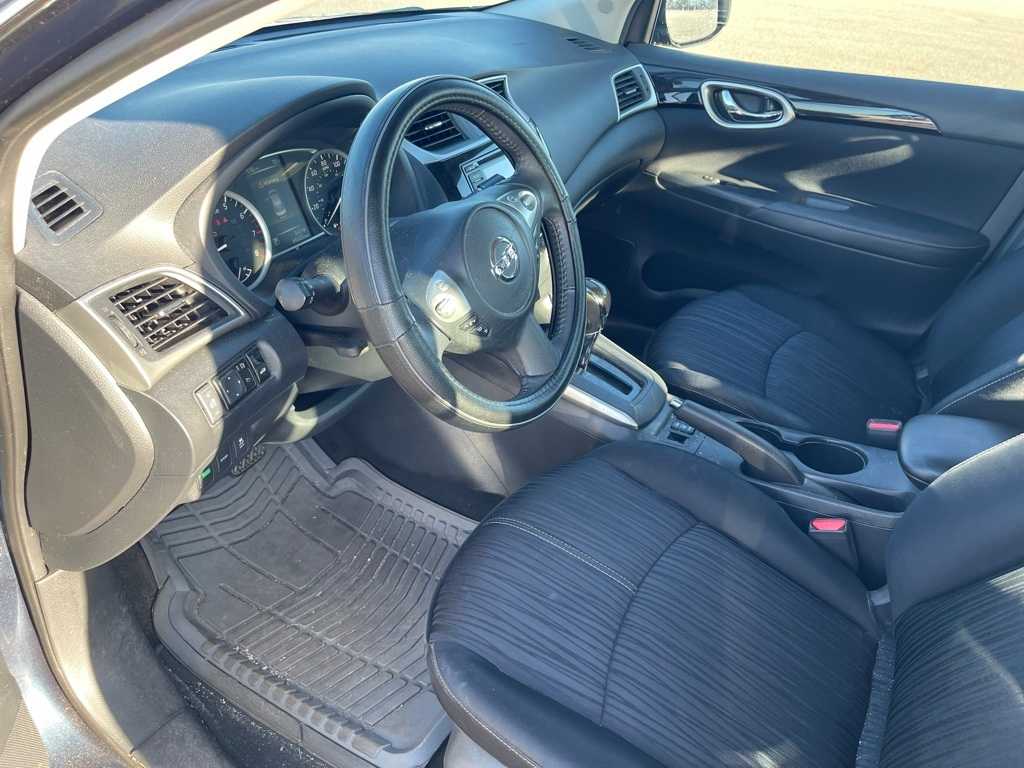 Thumbnail: 2016 Nissan Sentra - 9