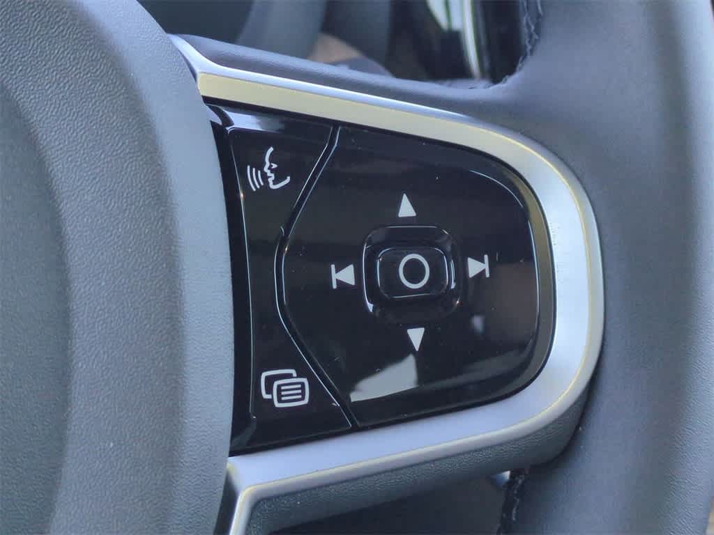 Thumbnail: 2026 Volvo XC60 - 25