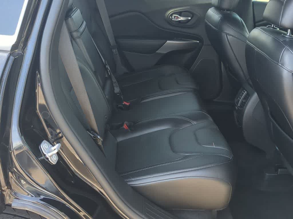 Thumbnail: 2019 Jeep Cherokee - 19