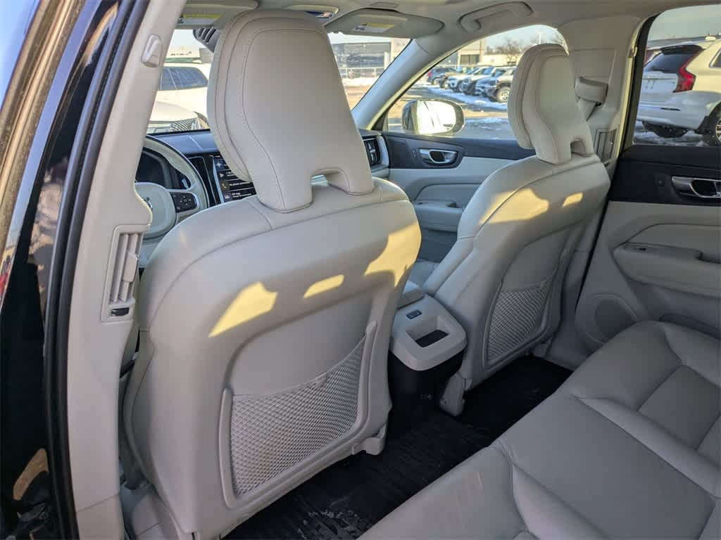 Thumbnail: 2019 Volvo XC60 - 18