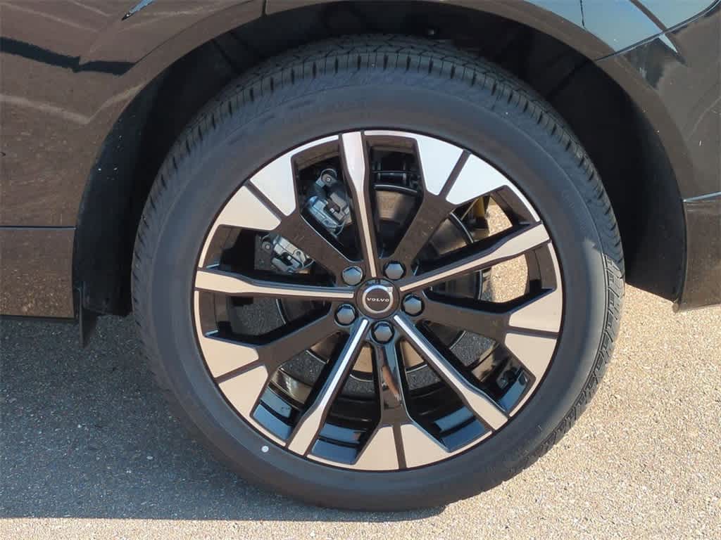 Thumbnail: 2026 Volvo XC60 - 13