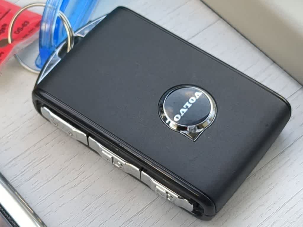 Thumbnail: 2026 Volvo XC60 - 33