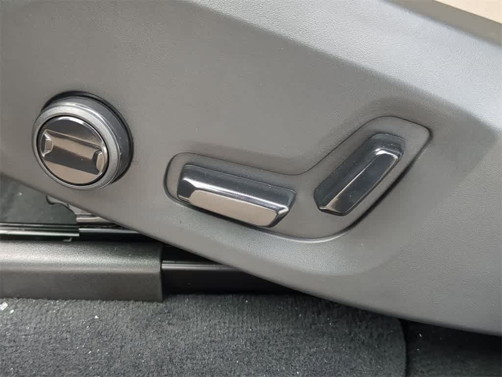 Thumbnail: 2026 Volvo XC90 - 16