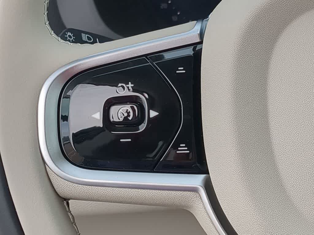 Thumbnail: 2026 Volvo XC60 - 22