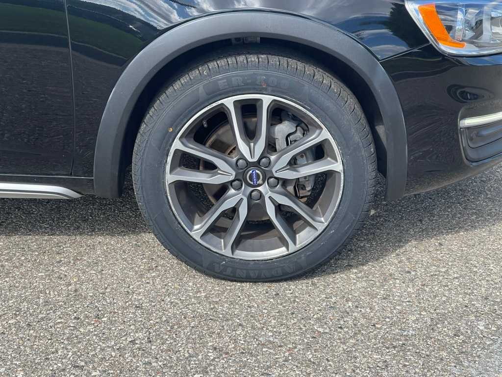 Thumbnail: 2018 Volvo S60 - 17