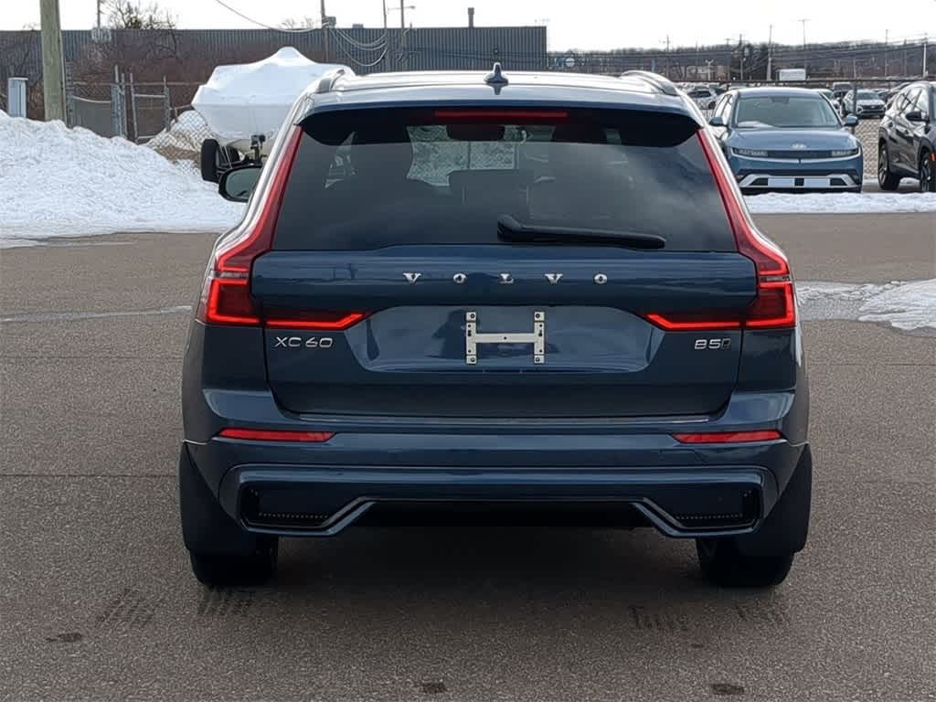 Thumbnail: 2026 Volvo XC60 - 5
