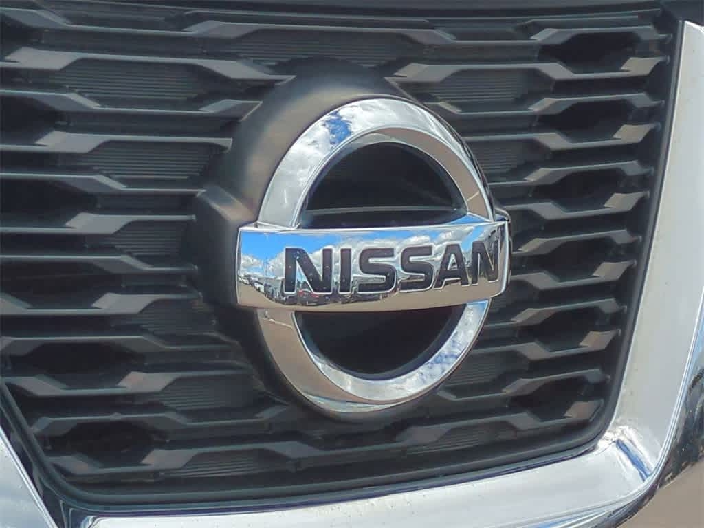 Thumbnail: 2017 Nissan Rogue - 10