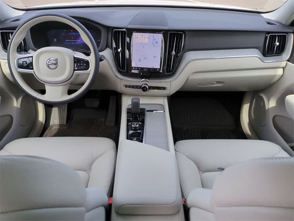 Thumbnail: 2025 Volvo XC60 - 14
