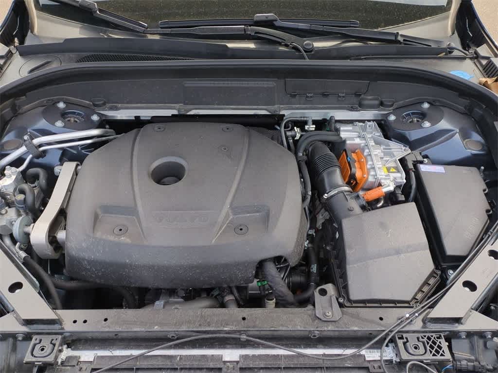 Thumbnail: 2025 Volvo XC60 - 13