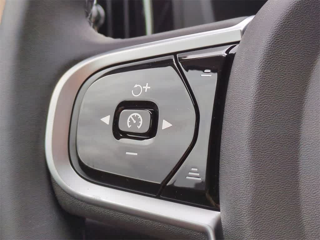 Thumbnail: 2026 Volvo XC60 - 24