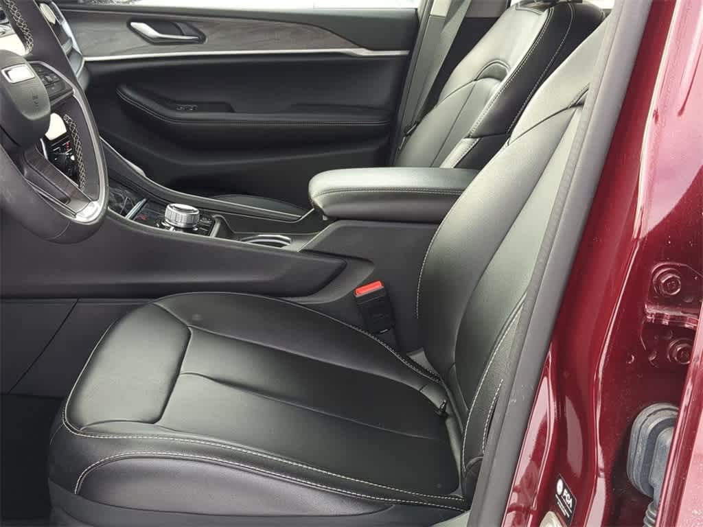 Thumbnail: 2024 Jeep Grand Cherokee - 15