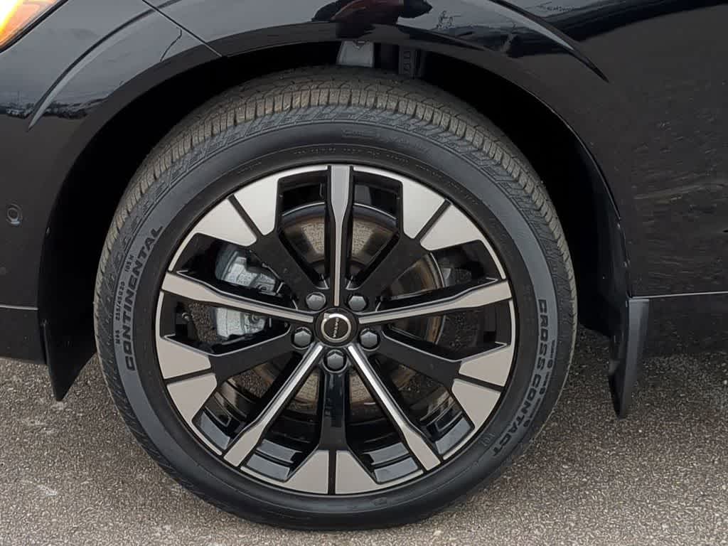 Thumbnail: 2026 Volvo XC60 - 13