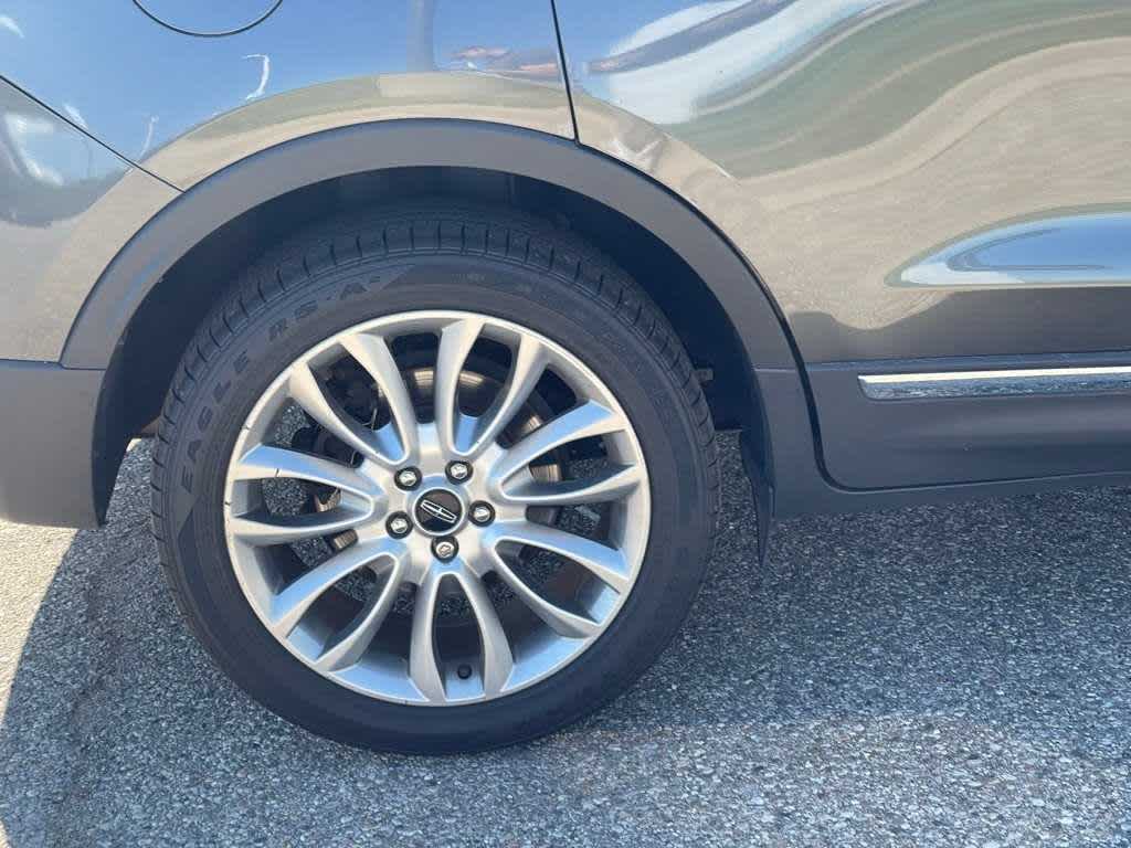 Thumbnail: 2017 Lincoln MKC - 10
