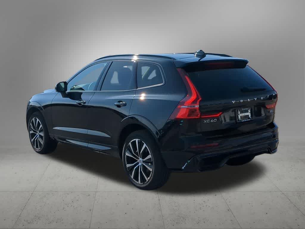 Thumbnail: 2025 Volvo XC60 - 4