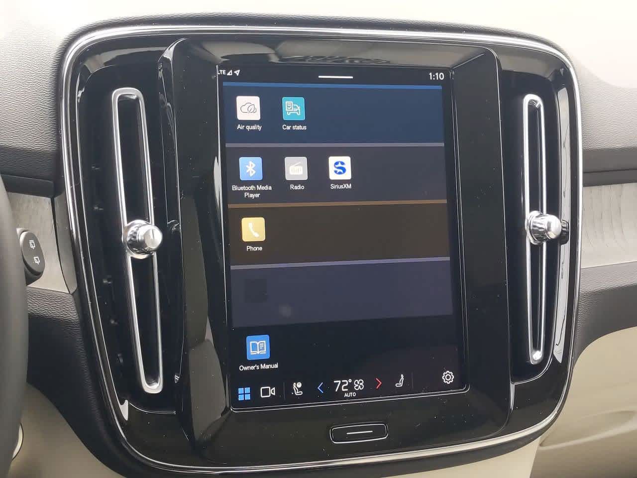 2025 Volvo XC40 B5 Ultimate 27