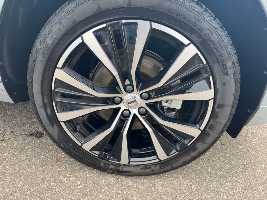 Thumbnail: 2025 Volvo XC60 - 12