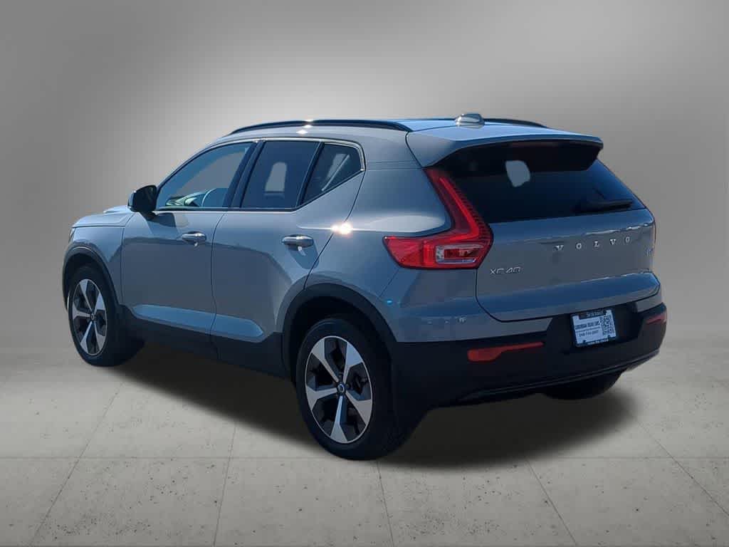 Thumbnail: 2026 Volvo XC40 - 4