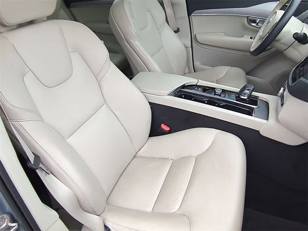 Thumbnail: 2023 Volvo XC90 - 22