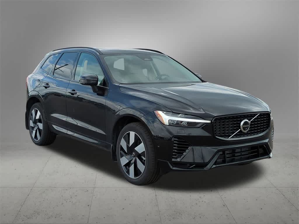 Thumbnail: 2025 Volvo XC60 - 8