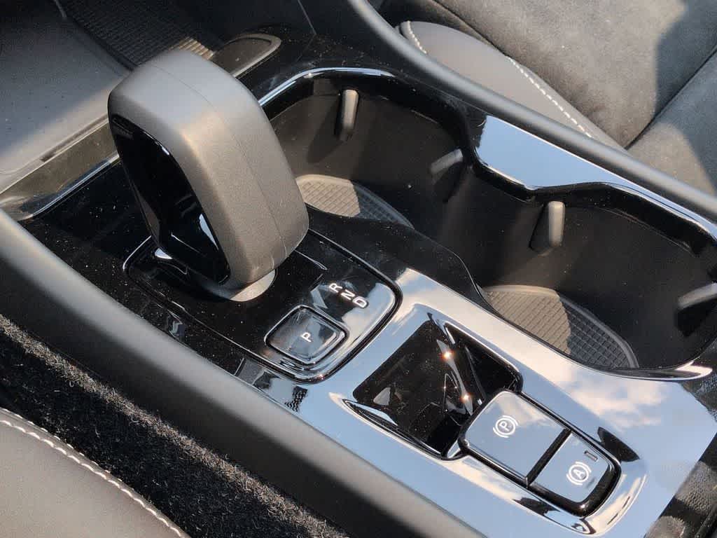 Thumbnail: 2026 Volvo XC40 - 33