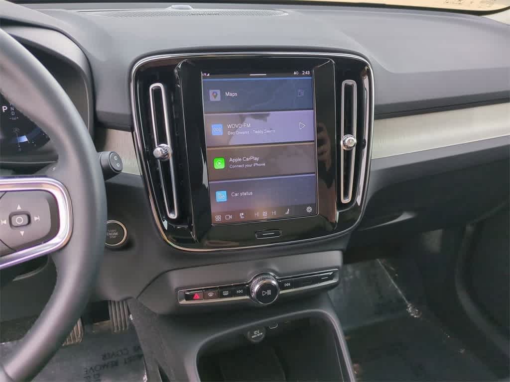 Thumbnail: 2023 Volvo XC40 - 20