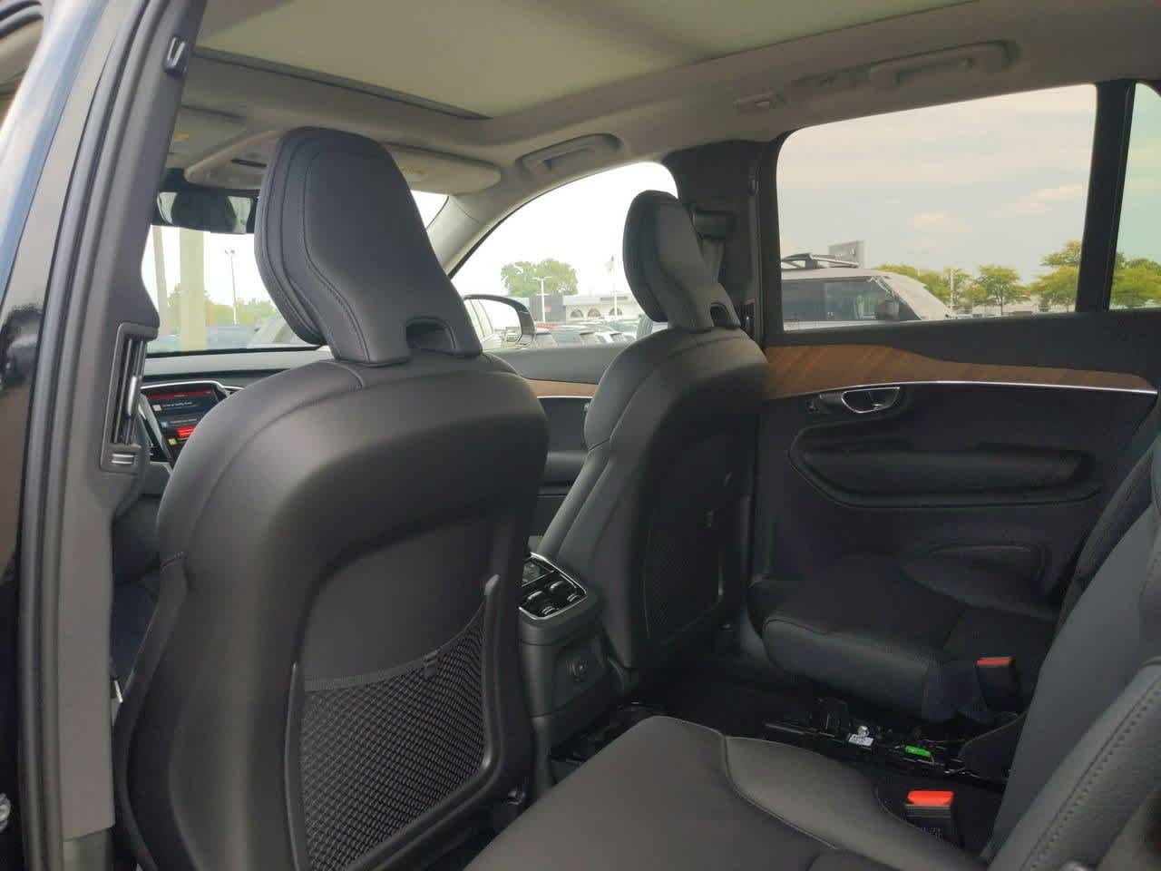 Thumbnail: 2025 Volvo XC90 - 15