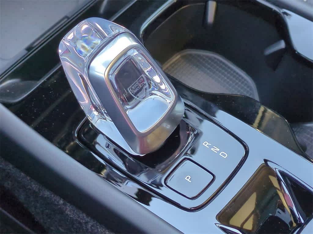 Thumbnail: 2026 Volvo XC40 - 32