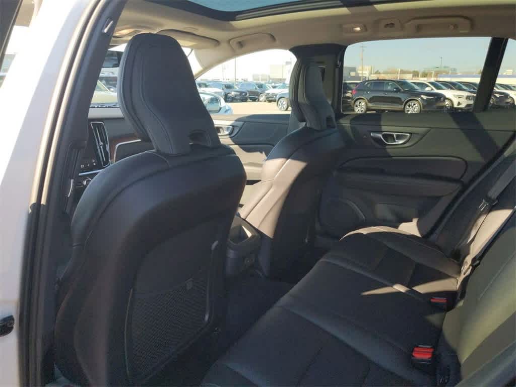 Thumbnail: 2025 Volvo S60 - 16