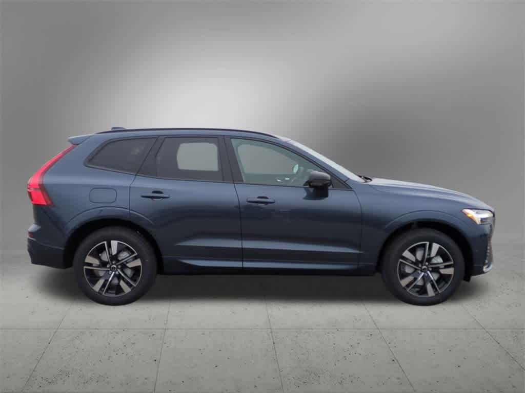 Thumbnail: 2026 Volvo XC60 - 7