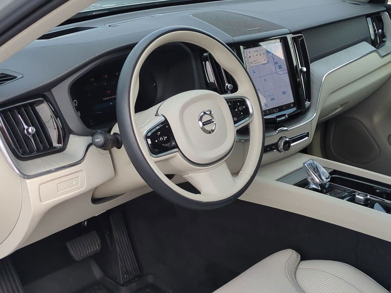 Thumbnail: 2025 Volvo XC60 - 2