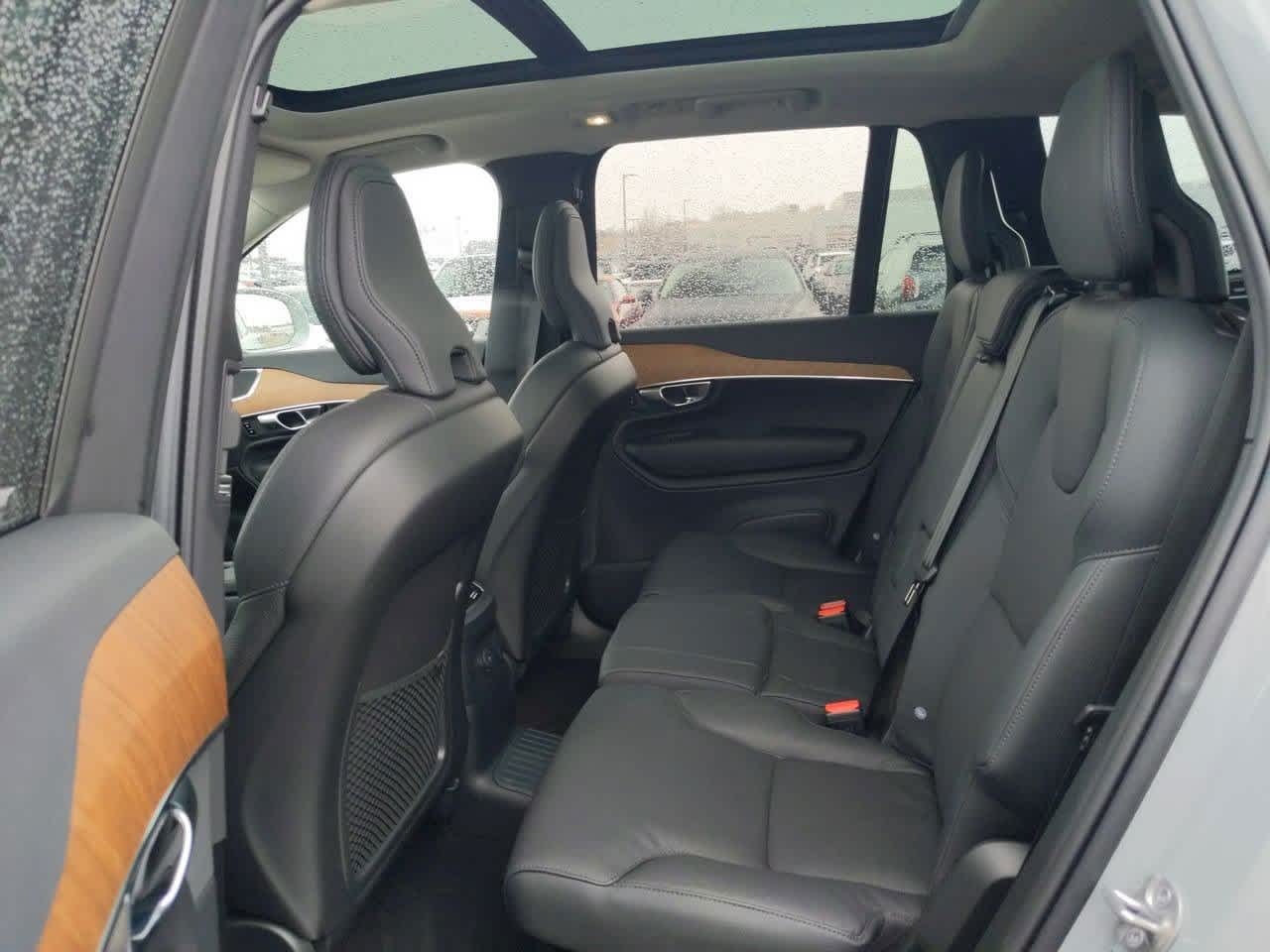Thumbnail: 2025 Volvo XC90 - 17