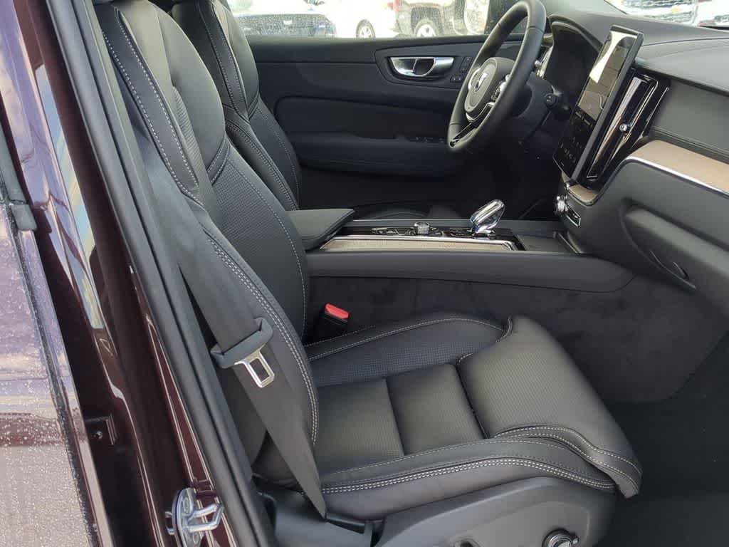 Thumbnail: 2026 Volvo XC60 - 20