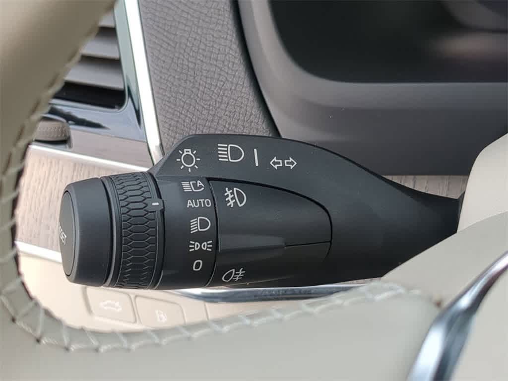 Thumbnail: 2025 Volvo XC90 - 27