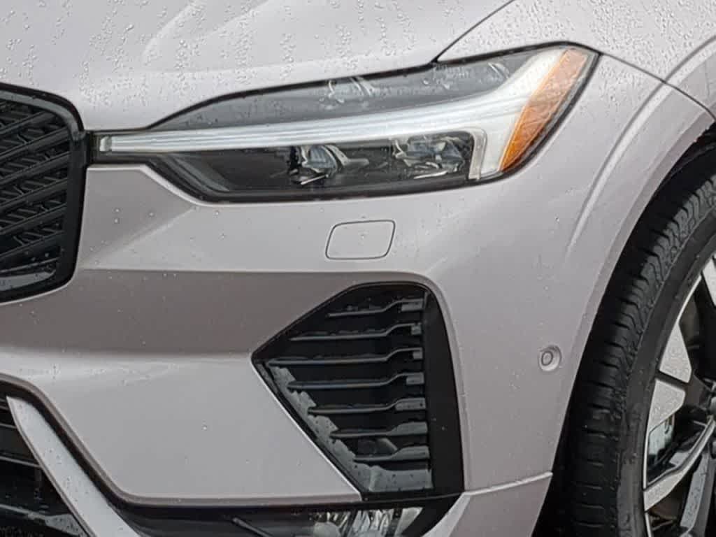 Thumbnail: 2026 Volvo XC60 - 10