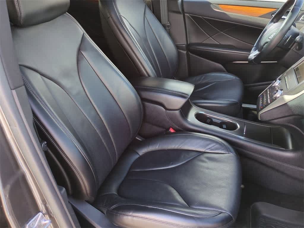 Thumbnail: 2017 Lincoln MKC - 22