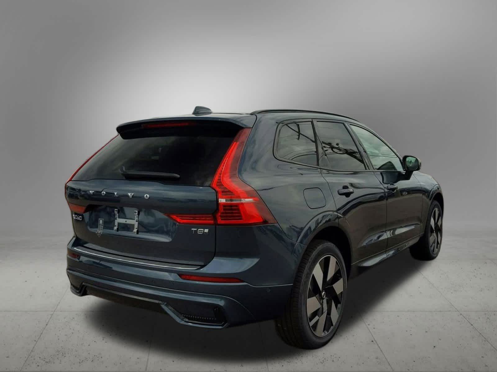 Thumbnail: 2025 Volvo XC60 - 6