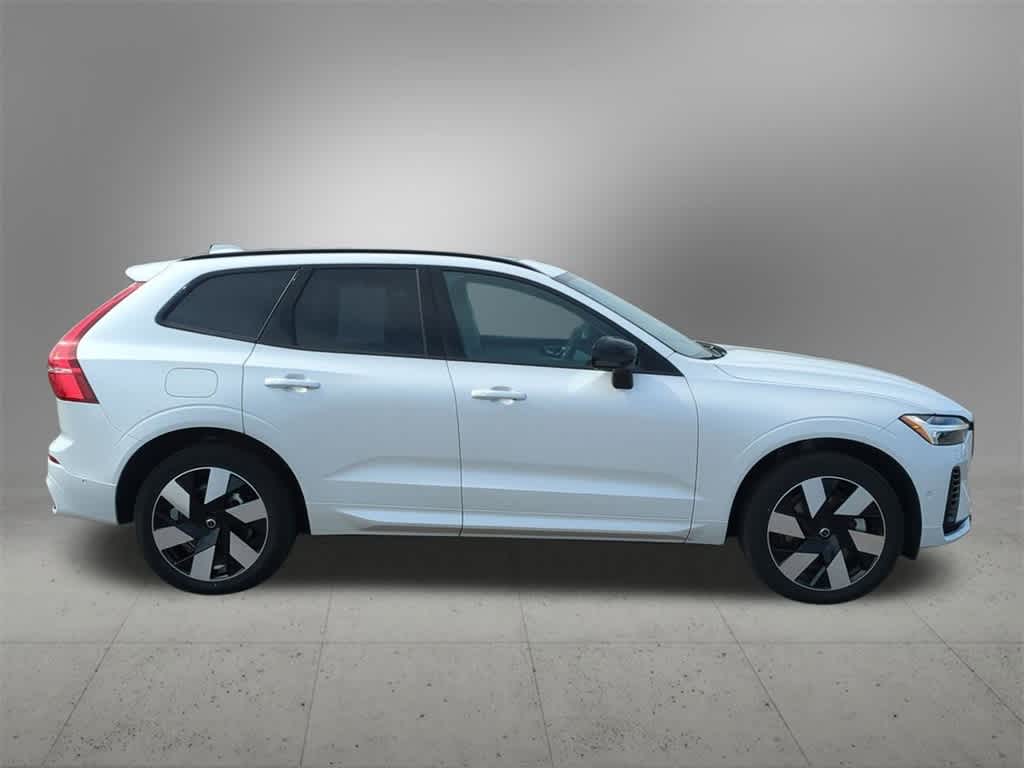 Thumbnail: 2025 Volvo XC60 - 7
