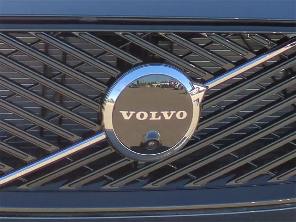 Thumbnail: 2026 Volvo XC60 - 11