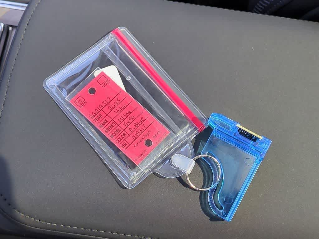 Thumbnail: 2025 Volvo EX90 - 34