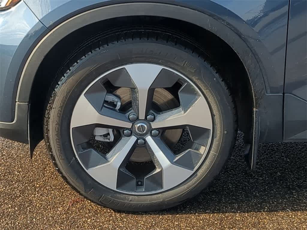 Thumbnail: 2026 Volvo XC40 - 13