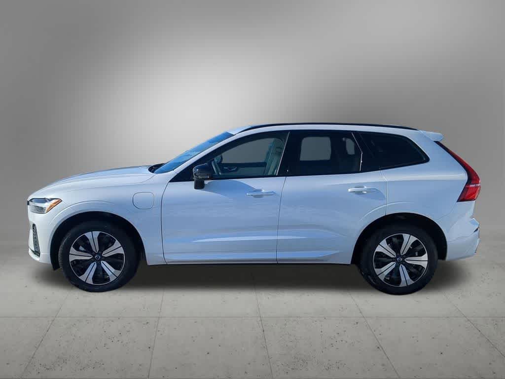 Thumbnail: 2025 Volvo XC60 - 3