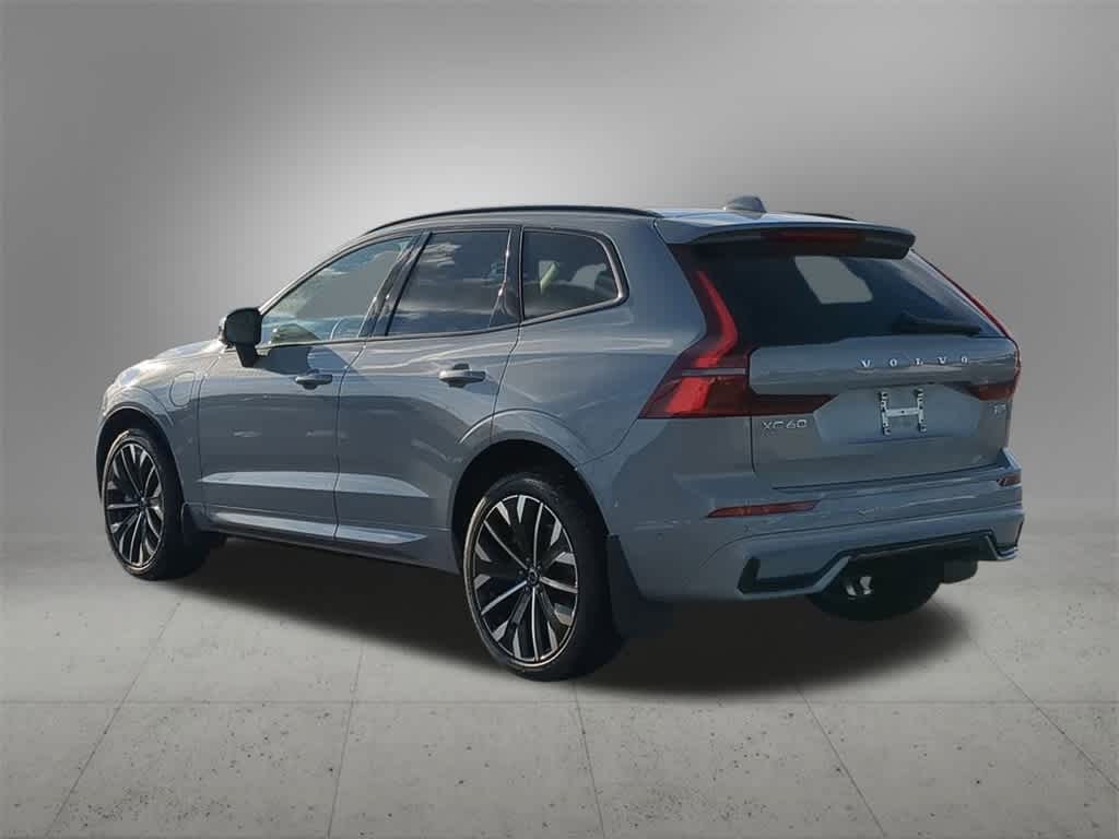 Thumbnail: 2026 Volvo XC60 - 4
