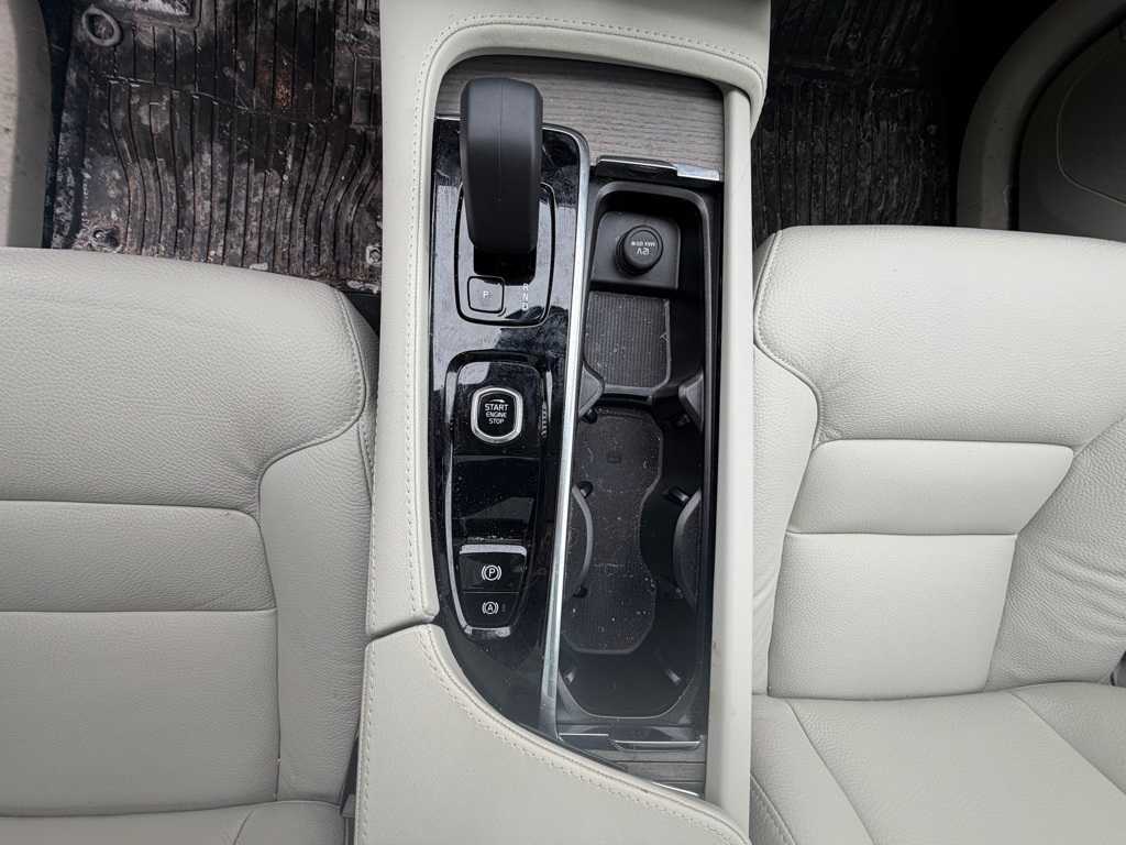 Thumbnail: 2025 Volvo XC90 - 21