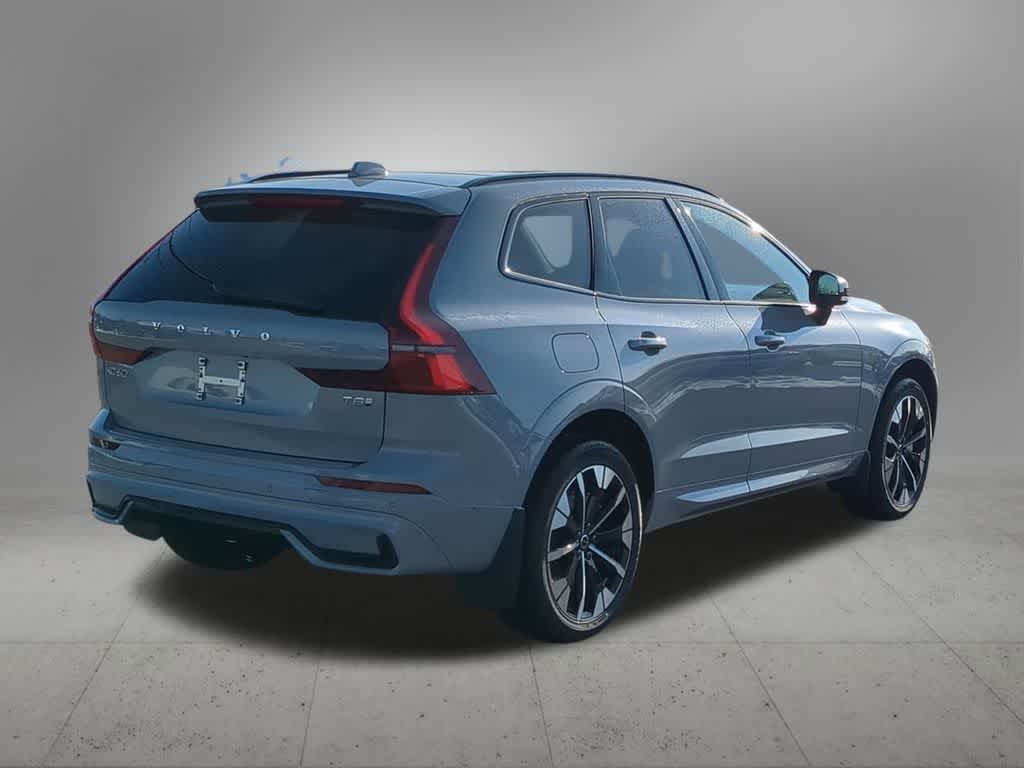Thumbnail: 2026 Volvo XC60 - 6