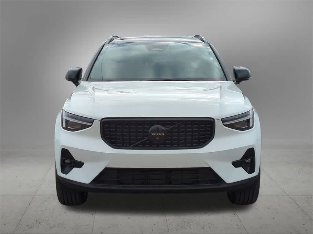 Thumbnail: 2026 Volvo XC40 - 9