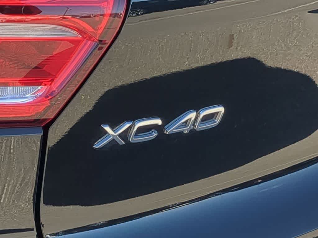 Thumbnail: 2026 Volvo XC40 - 12